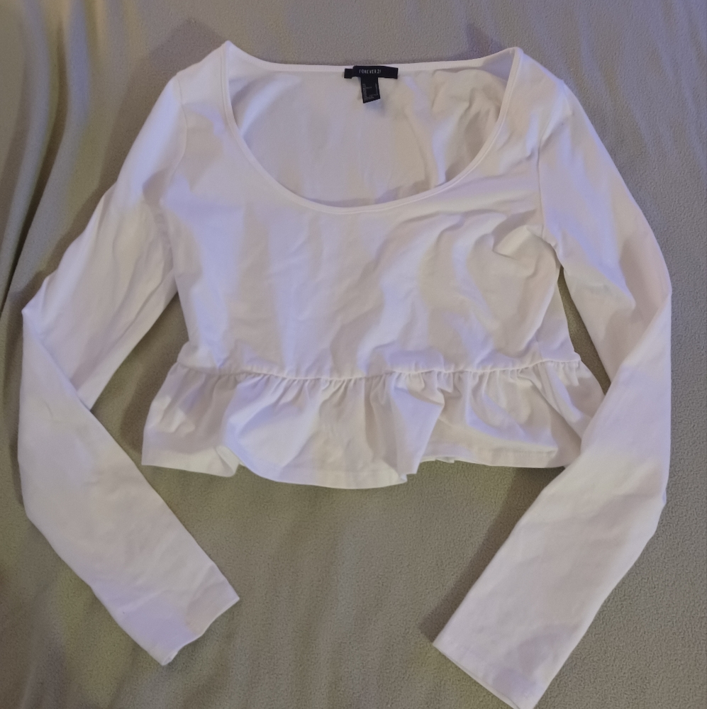 Forever 21 Active White Crop Top Shirt Large Long Sleeve with ruffled hem